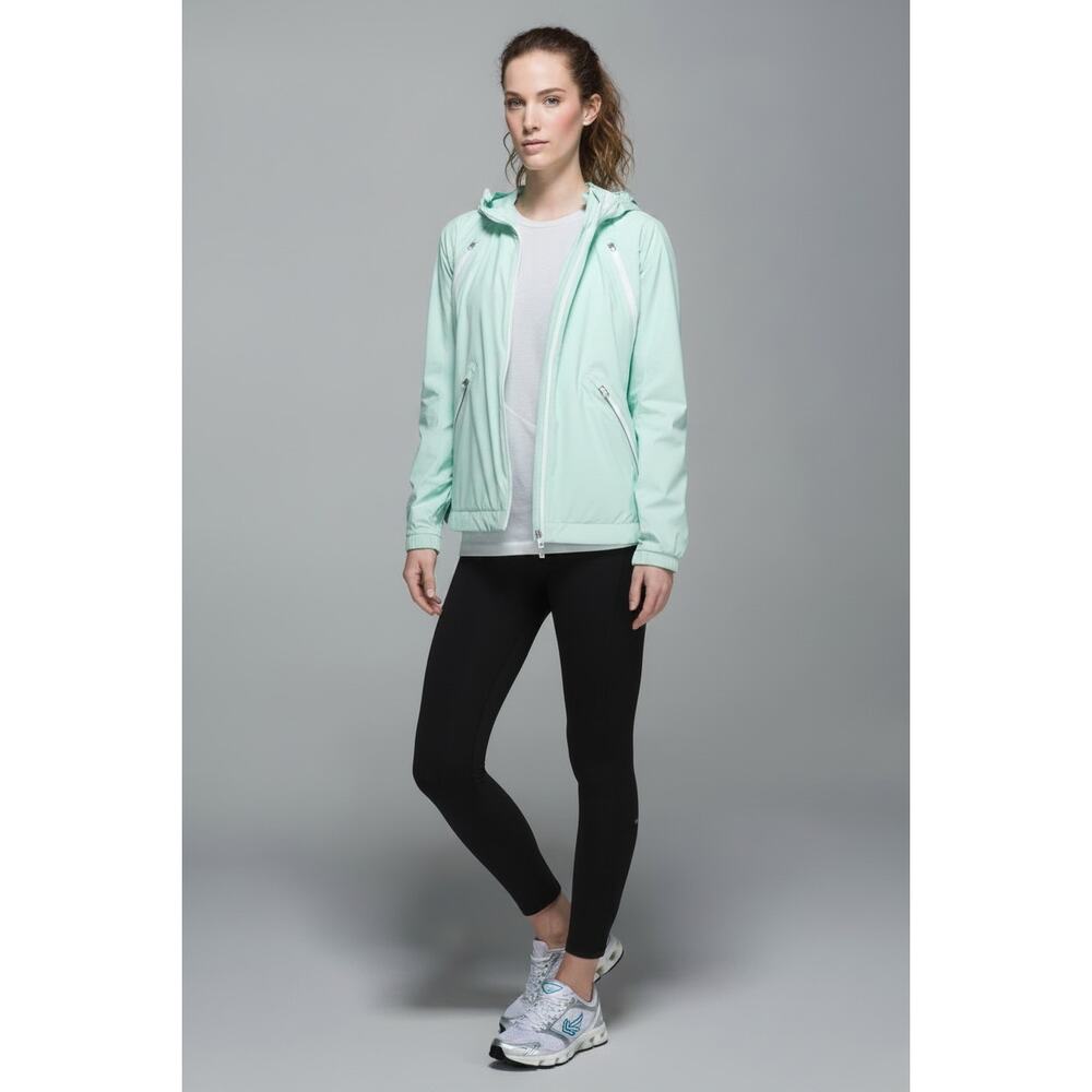Lululemon Rise and Shine Jacket II Sea Mist‎ Water Resistant 10
